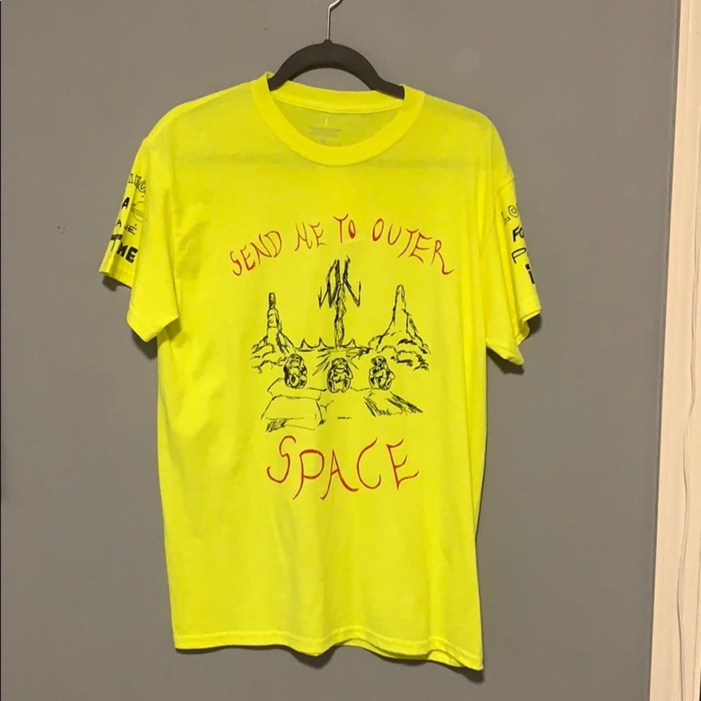 UO graphic tee size m